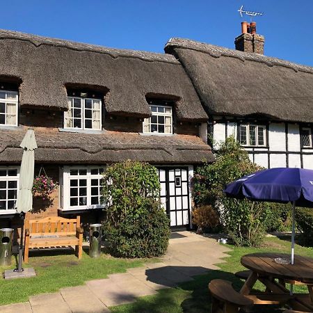 Old Hunters Lodge Whipsnade Buitenkant foto