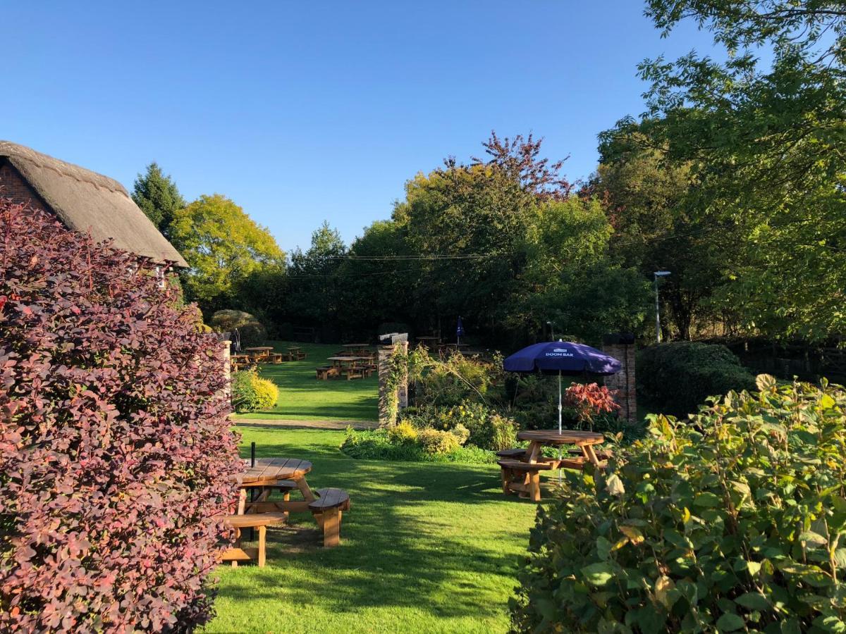 Old Hunters Lodge Whipsnade Buitenkant foto