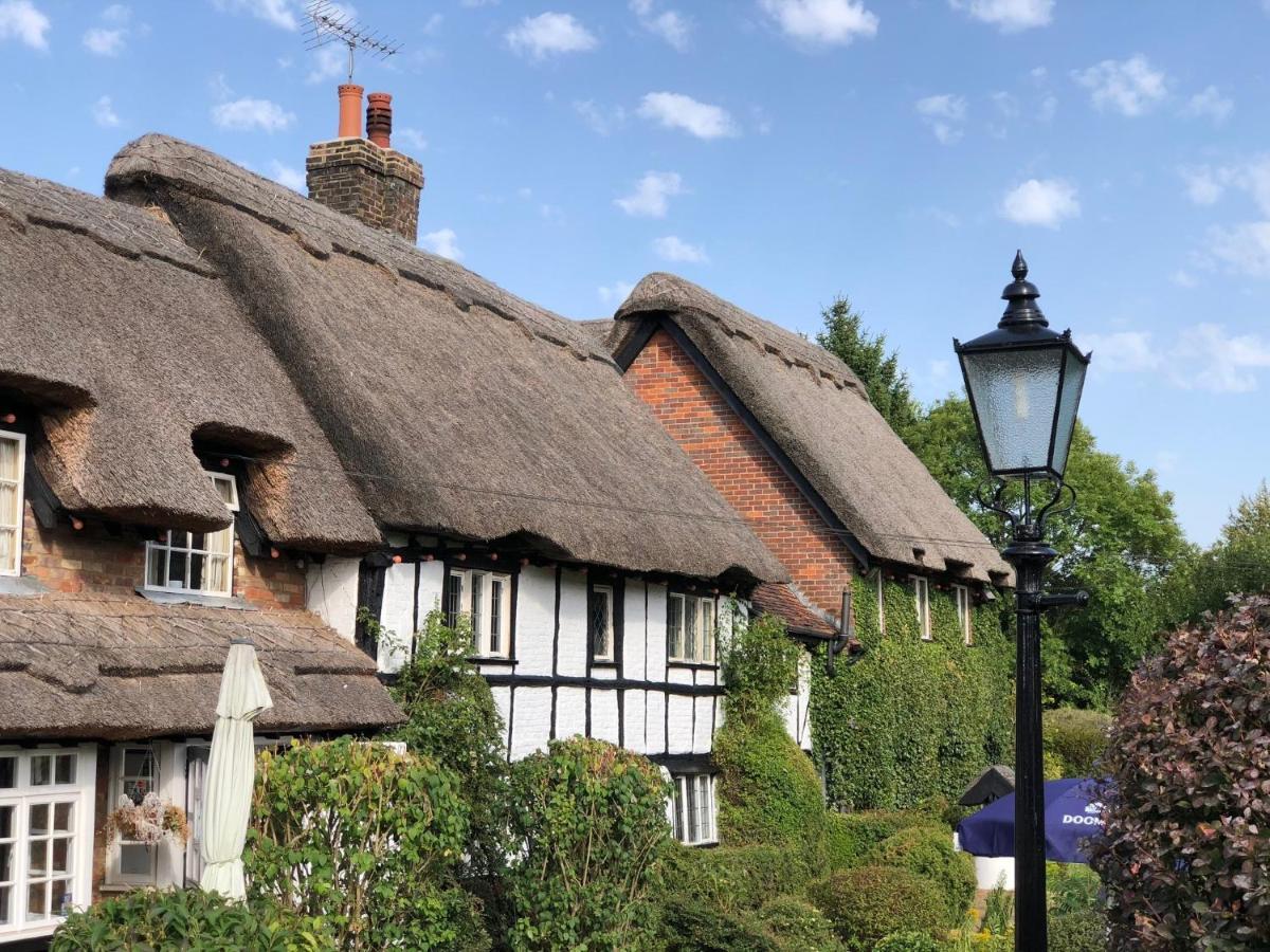 Old Hunters Lodge Whipsnade Buitenkant foto
